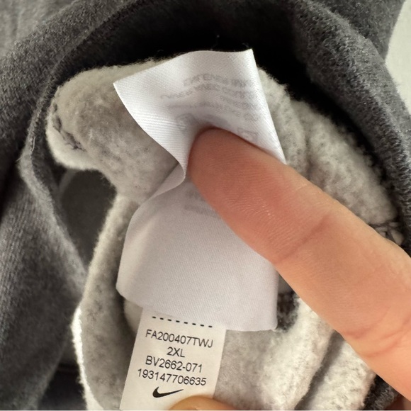 Nike Crewneck Men's Gray Embroidered Logo Sweatshirt Brushed Back Fleece XXL EUC - Picture 7 of 11